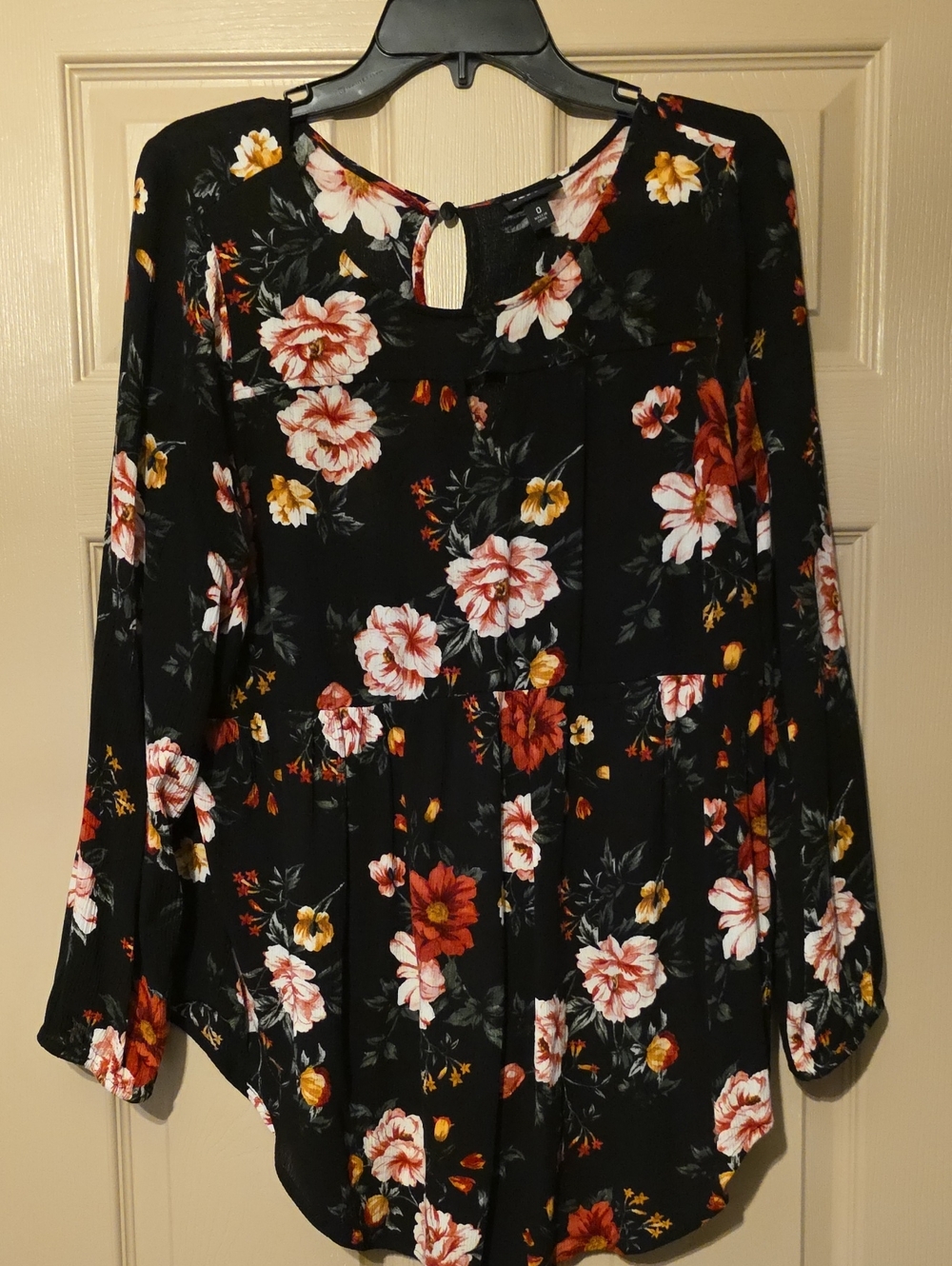 Women's Black Floral Long-Sleeve Blouse - Casual Peplum Top